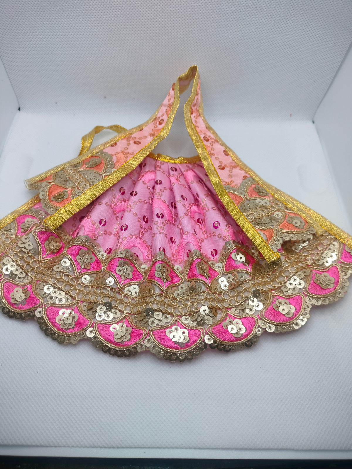 Gulabi Shobha Poshak